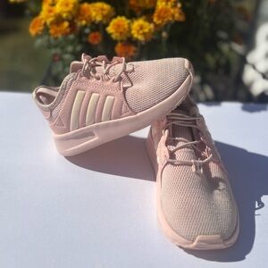 adidas Kids Sneakers in Light Pink